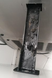 Забруднений внутрішній піддон фризера